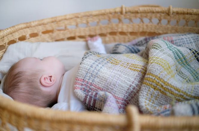 Hovedbilde Aftenstrikk Babypledd i ...