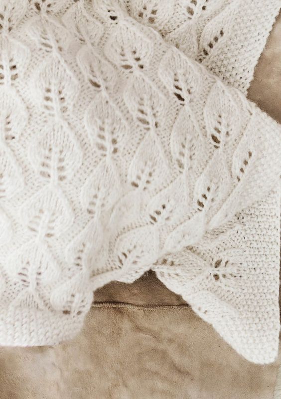 LeKnit Bella Blanket