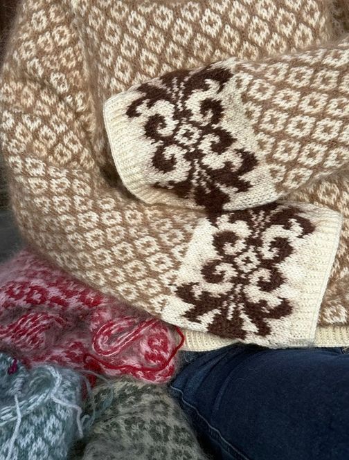 Hovedbilde Fryd Sweater - hvit/brun