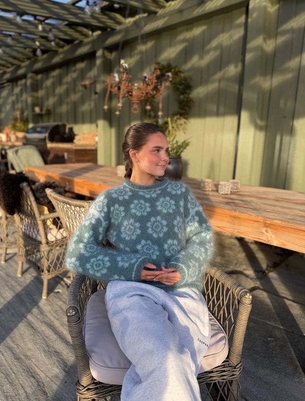 FORHÅNDSBESTILLING Mari Sweater - Patina grønn