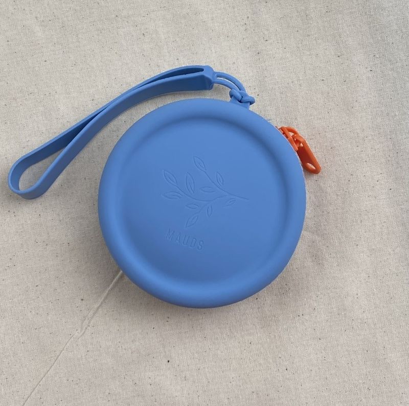 Fargerike pouch i silikon – med silikonvaiere og 4 vaierlås